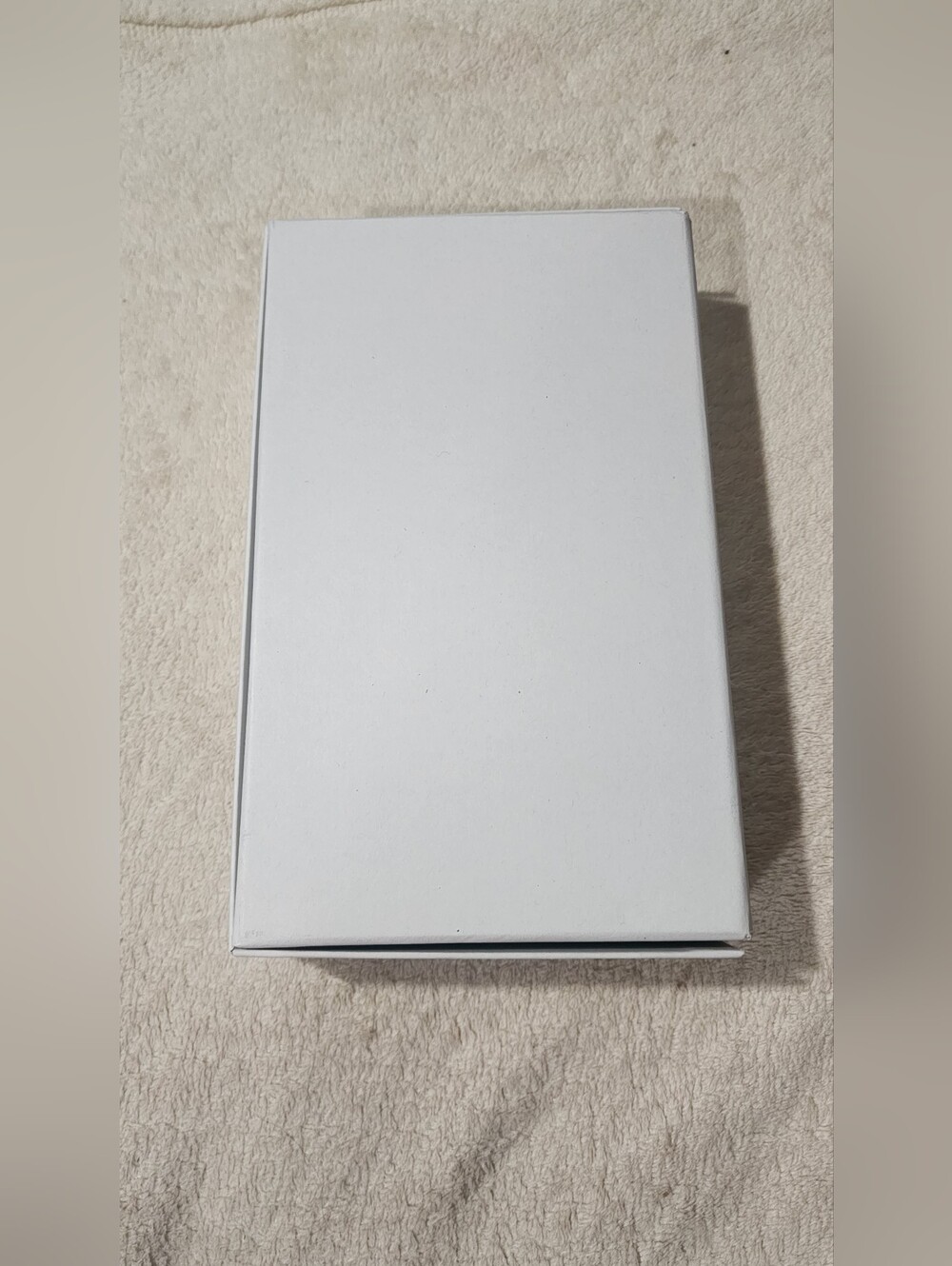 Loewe White Presentation Box with Black Logo, Flip 9 X 5.5 X 22 - Picture 3 of 4
